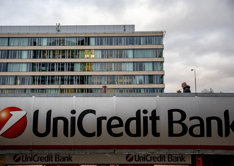 UniCredit s većim prihodom i dobiti na početku godine