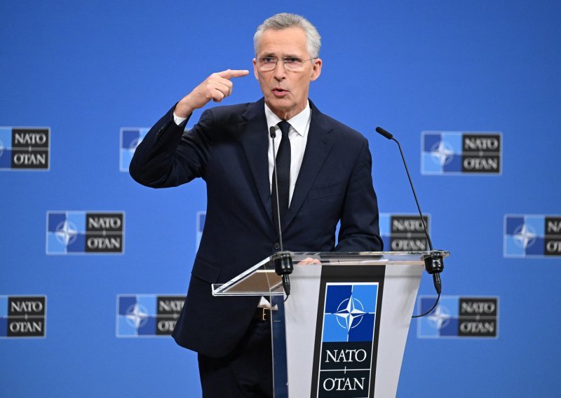 Stoltenberg: Kina mora prestati pomagati Rusiji ako želi dobre odnose sa Zapadom