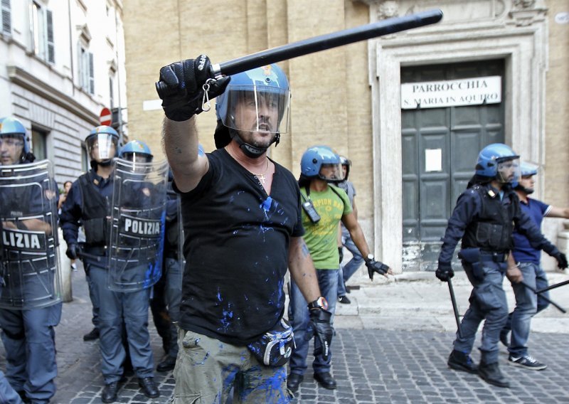 Prvi masovni prosvjed protiv Renzija u Italiji