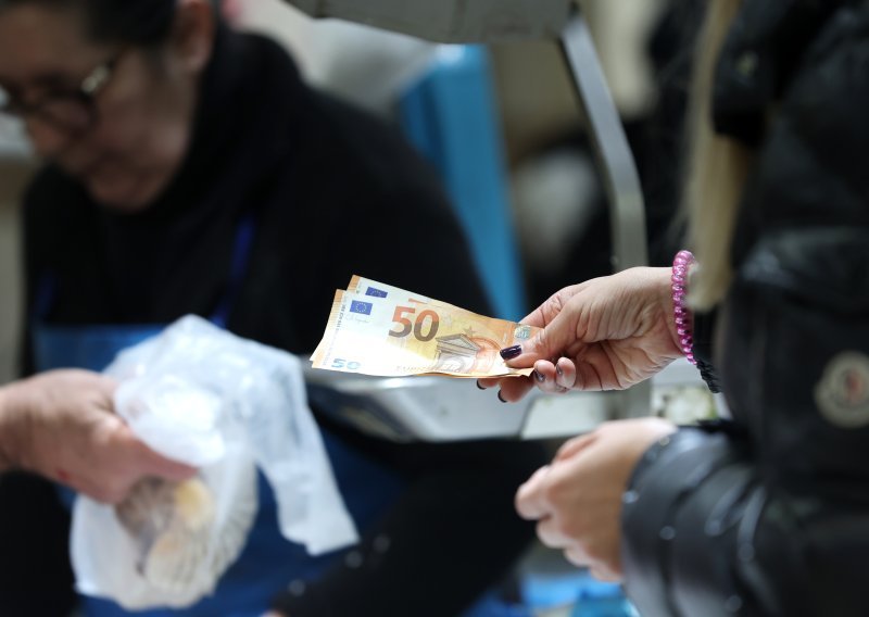 Mislili ste da vam je mala mirovina? Pogledajte koliko dobivaju naši susjedi