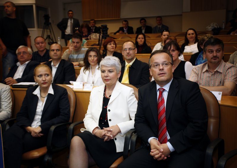 Oštećena osoba nije prijavila prisluškivanje u HT-u