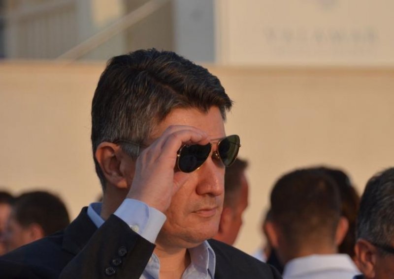 SDP demantira Karamarka: 'Afera Manolić nije dio naše kampanje'