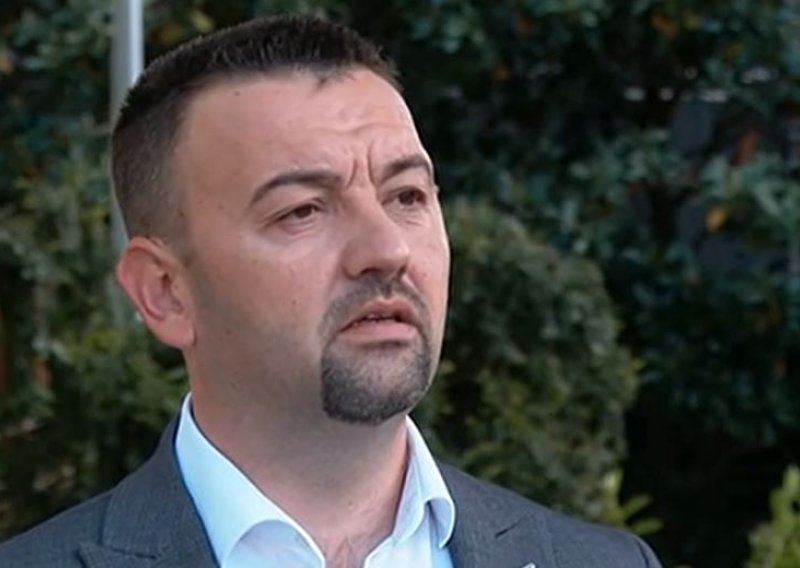 Hrvatski suverenisti prvi predali kandidacijsku listu u gradu Vukovaru