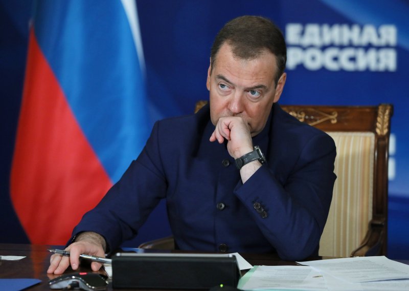 Medvedev opet prijeti: Zaplijenit ćemo privatnu imovinu Amerikanaca