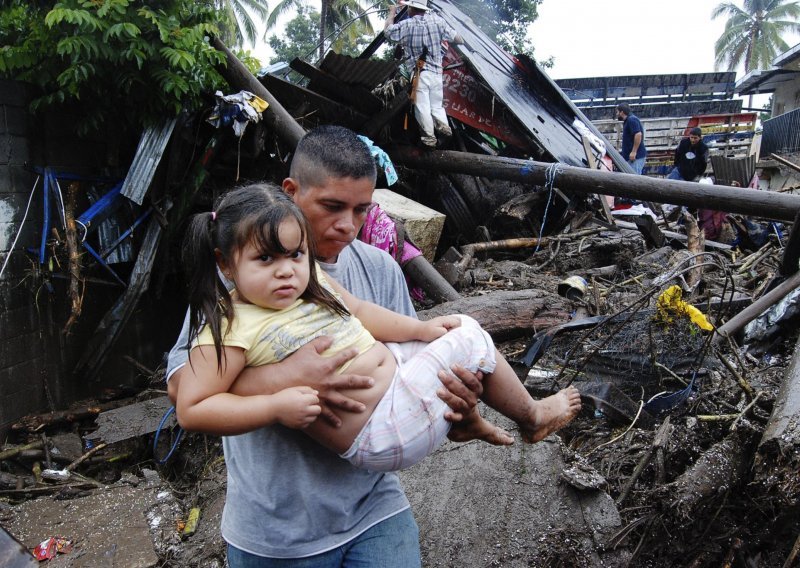 Više od 120 poginulih u Salvadoru