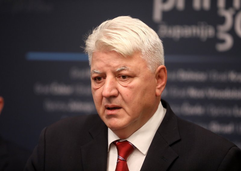 Komadina: Postoji bojazan da skrećemo udesno, to donosi nove podjele i sukobe