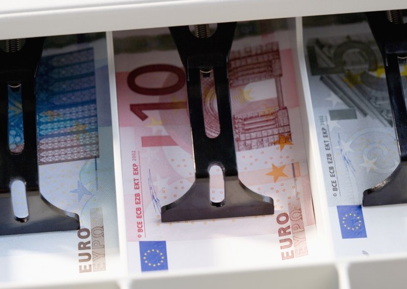 Neto imovina obveznih mirovinskih fondova na kraju travnja 21,1 milijardu eura