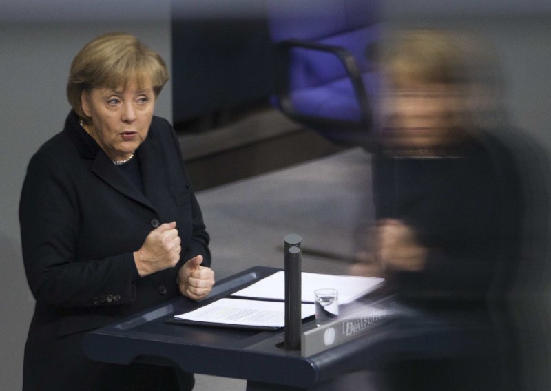 Merkel napala Europsku komisiju i traži promjenu ugovora
