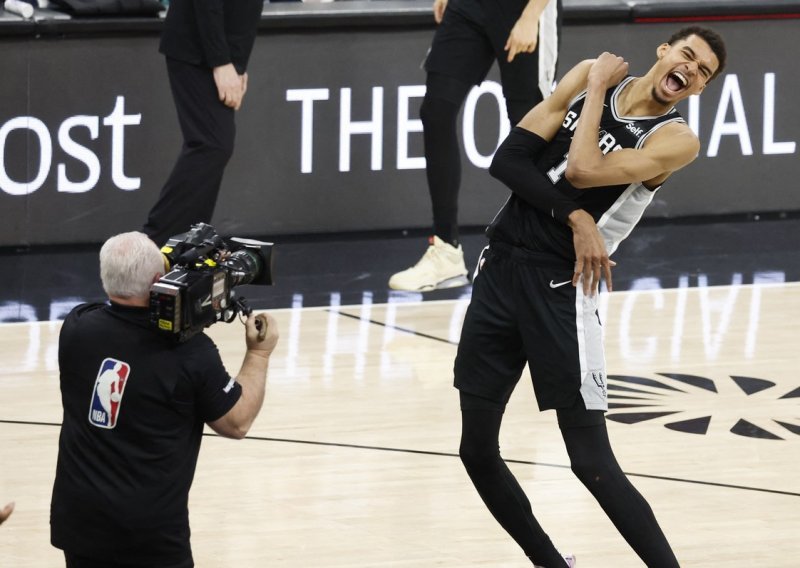 Ogromni Francuz jednoglasno do nagrade, a upisao se u povijest NBA-a kao prvi ikada!