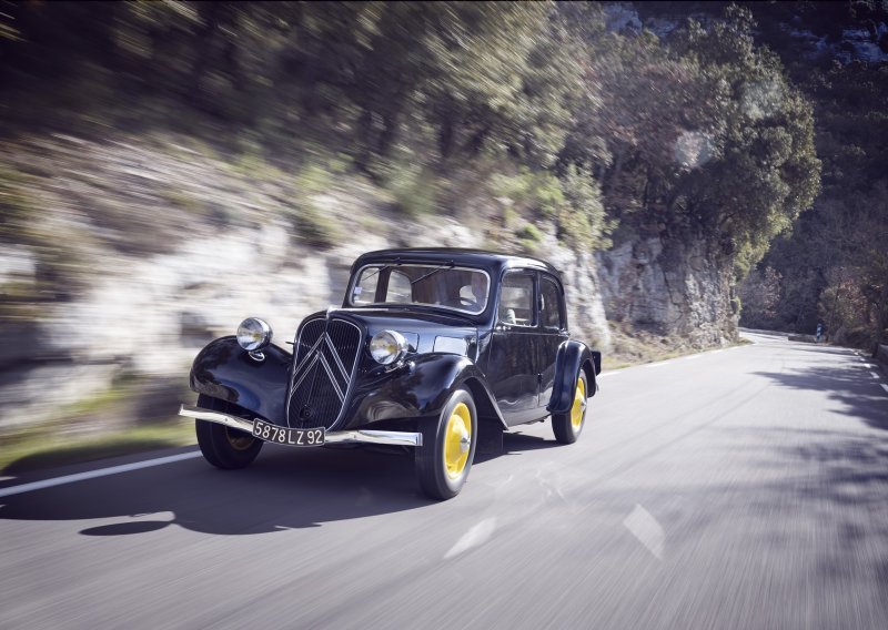 Citroën slavi 90 godina legendarnog modela Traction Avant: Kultni automobil sa stotinu patenata