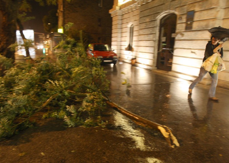 Oglašen crveni meteoalarm za jedno područje, evo kad slijedi smirivanje