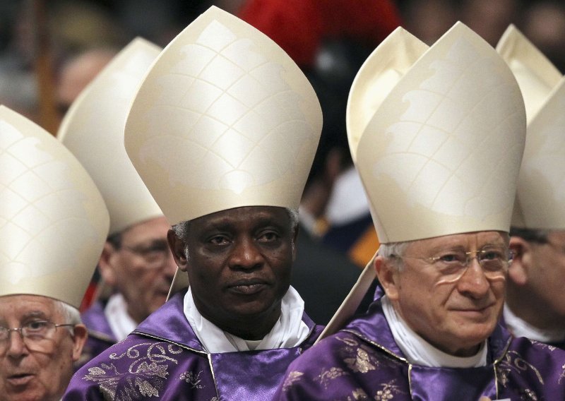 Kardinali u ponedjeljak počinju birati novoga Papu