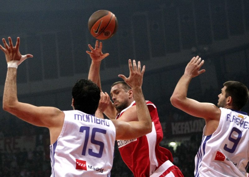 Olympiacos pobjedom udahnuo život Ciboni