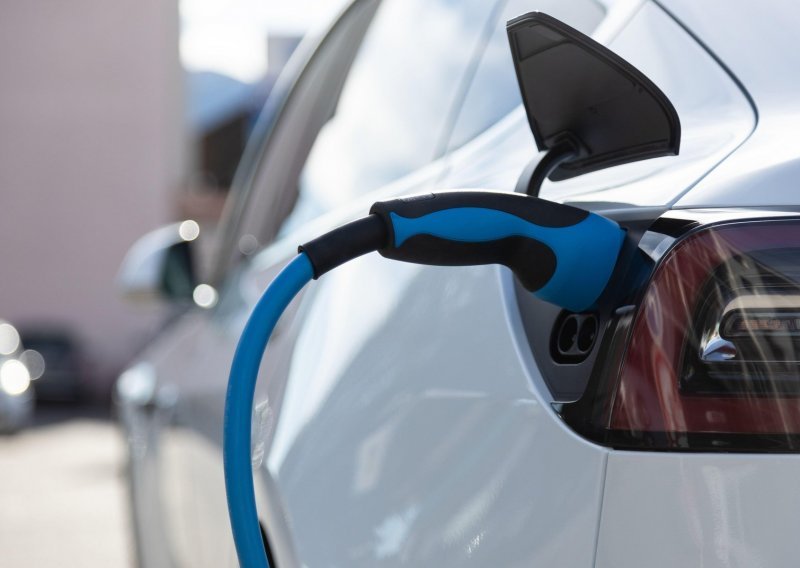 Diljem Europe postavit će ultrabrze punionice za električna vozila, dio projekta je i Hrvatska