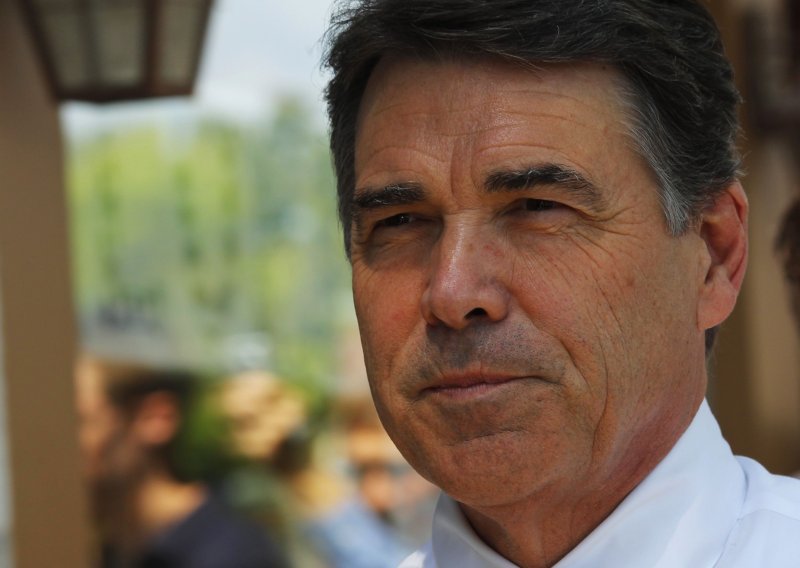 Rick Perry vodi među republikanskim kandidatima