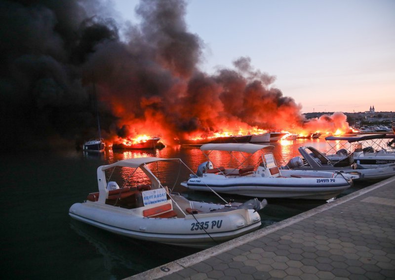 Otkriven uzrok velikog požara u marini u Medulinu. Netko bacio molotovljev koktel?