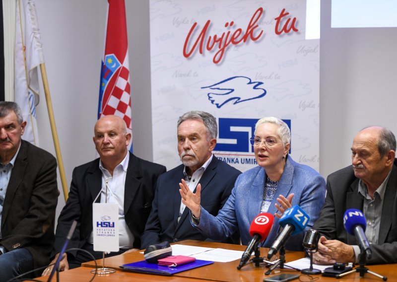 Liječnici se guše u administraciji, HSU: Umirovljenici nisu zaslužili prositi za svoje zdravlje