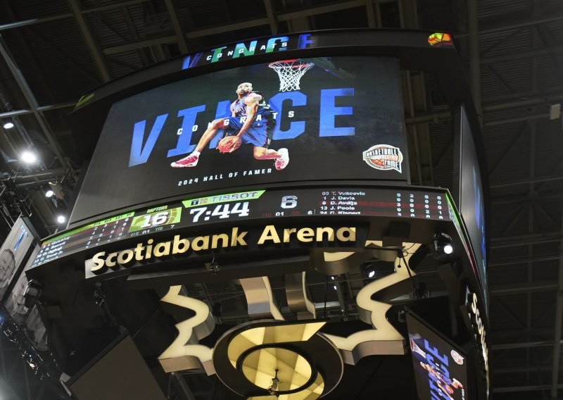 Netsi odali veliku počast velikanu NBA lige. Umirovljen dres broj 15