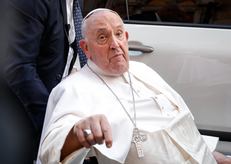 Papa Franjo: Američki katolički konzervativci imaju 'samoubilačko stajalište'