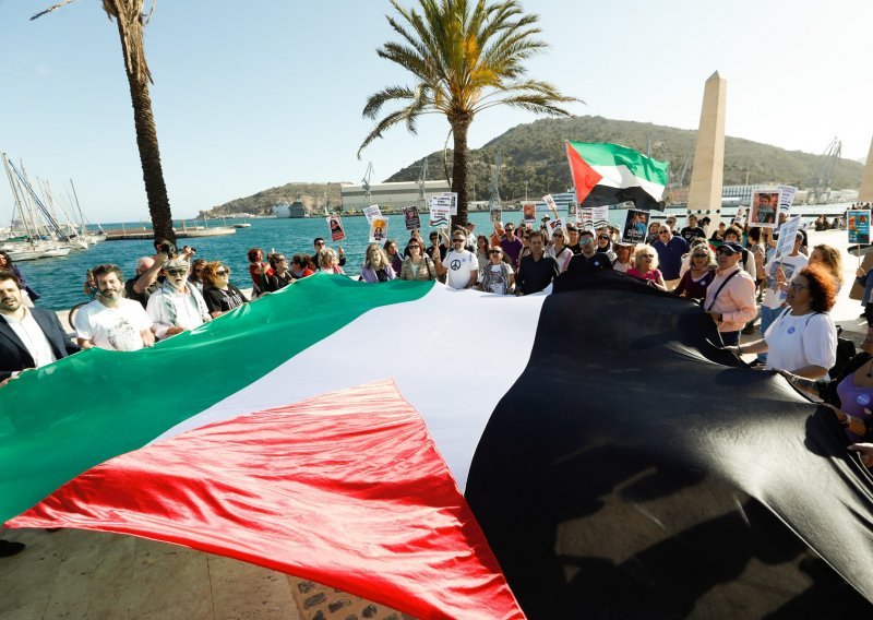 Španjolska odbila dopustiti pristajanje brodu s oružjem za Izrael