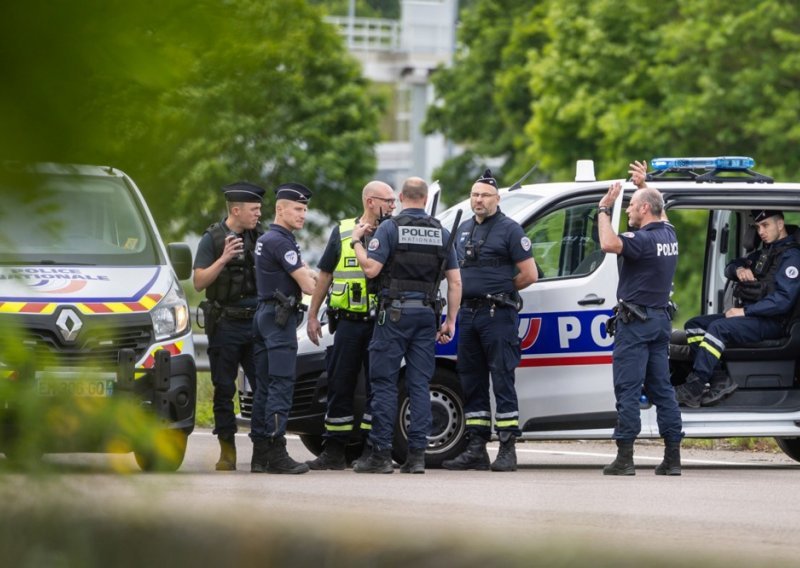 U Francuskoj ubijen muškarac koji je pokušao zapaliti sinagogu u Rouenu
