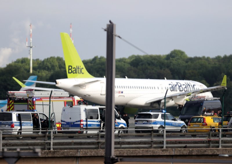 Klimatski aktivisti upali u zračnu luku u Münchenu, otkazano više desetaka letova