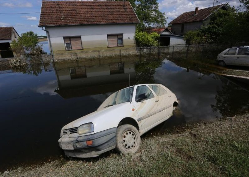 Na području Gunje i Rajevog Sela još 33 zgrade opasne po život