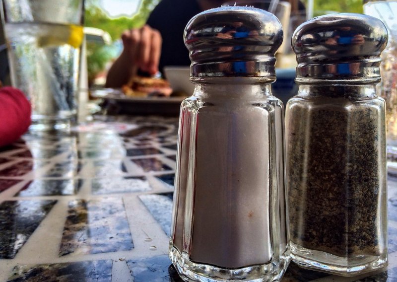 Iz trgovina se povlači začin koji svi koristimo, sadrži čestice plastike