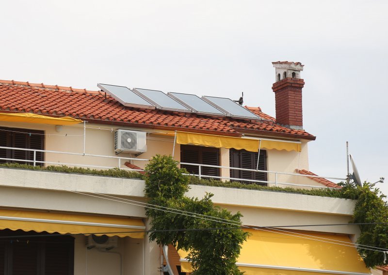 Koliko ćete uštedjeti sa solarima na krovu? Provukli smo jednu stvarnu kuću kroz zagrebačku aplikaciju