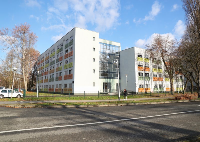 Propucani prozori u studentskom domu 'Stjepan Radić'
