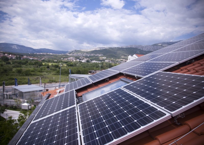 Za ugradnju solara možete dobiti do 12.000 eura: Provjerili smo kako i kada