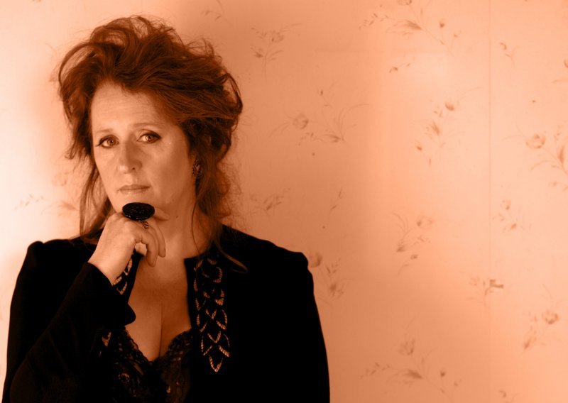 Mary Coughlan - prijava