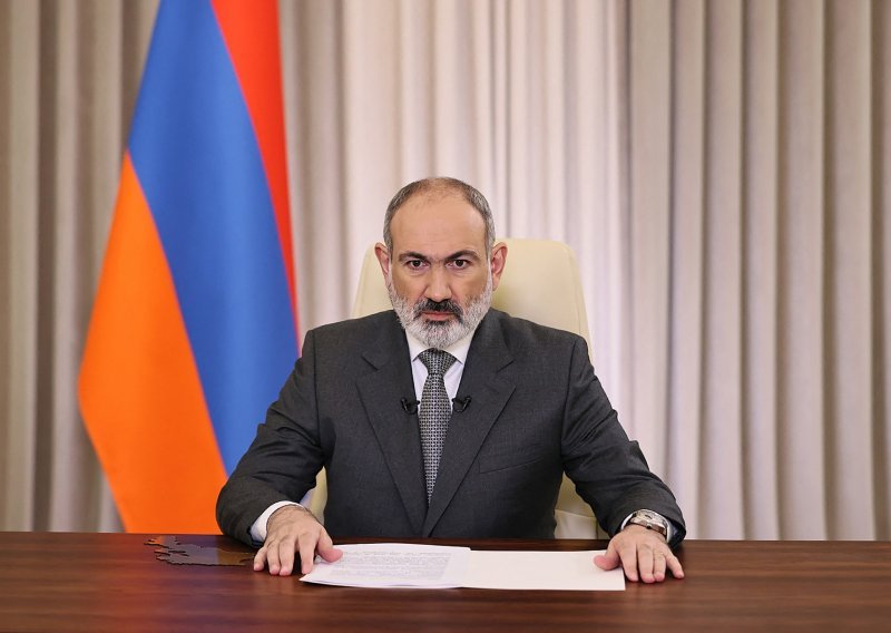 Helikopter armenijskog premijera hitno prinudno sletio