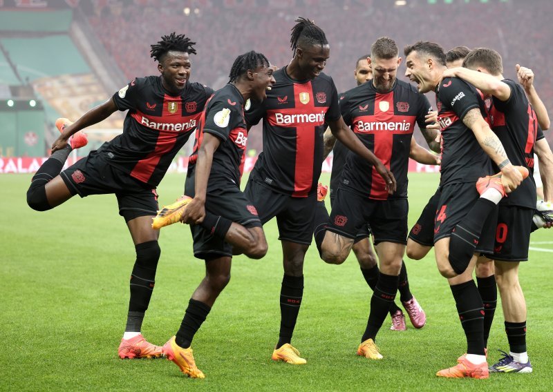 Bayer i Josip Stanišić fenomenalnu sezonu zaključili drugim trofejom