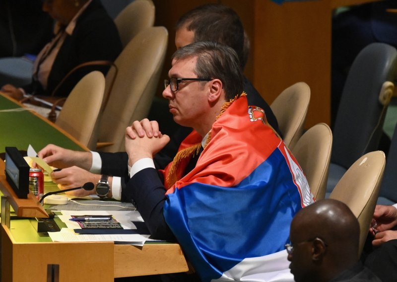 Ljutiti Srbi dijele fotografiju Vučićeve savjetnice iz UN-a: 'Najbolji opis režima'