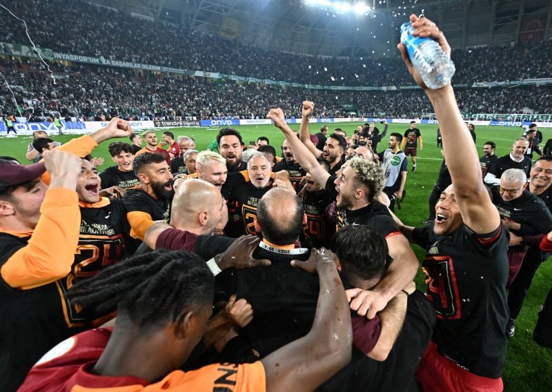 Galatasaray nije dopustio iznenađenje i Fenerbahčeu 'pred nosom' uzeo naslov
