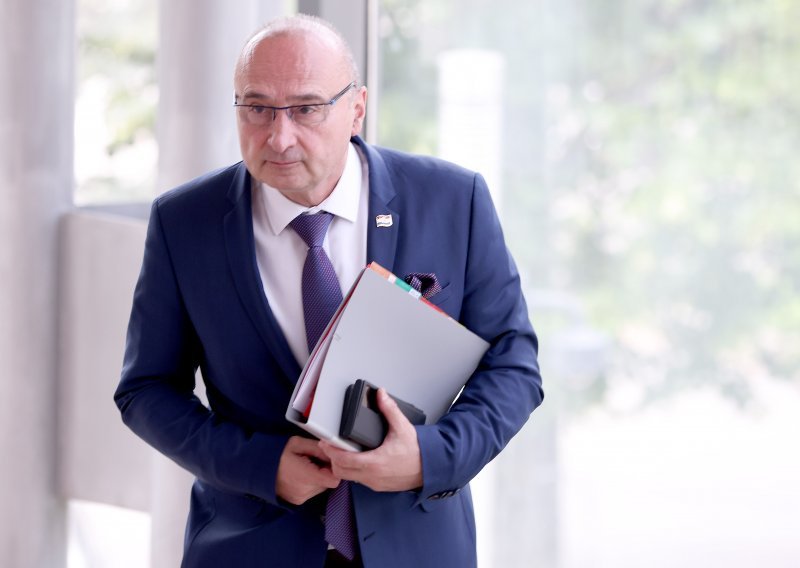 Grlić Radman na sastanku šefova diplomacije EU-a: Nastavit ćemo podržavati Ukrajinu