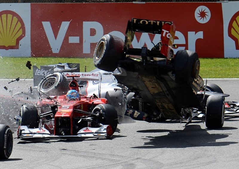 Razbijač F1 bolida opet sije paniku: Zaradio tešku kaznu!