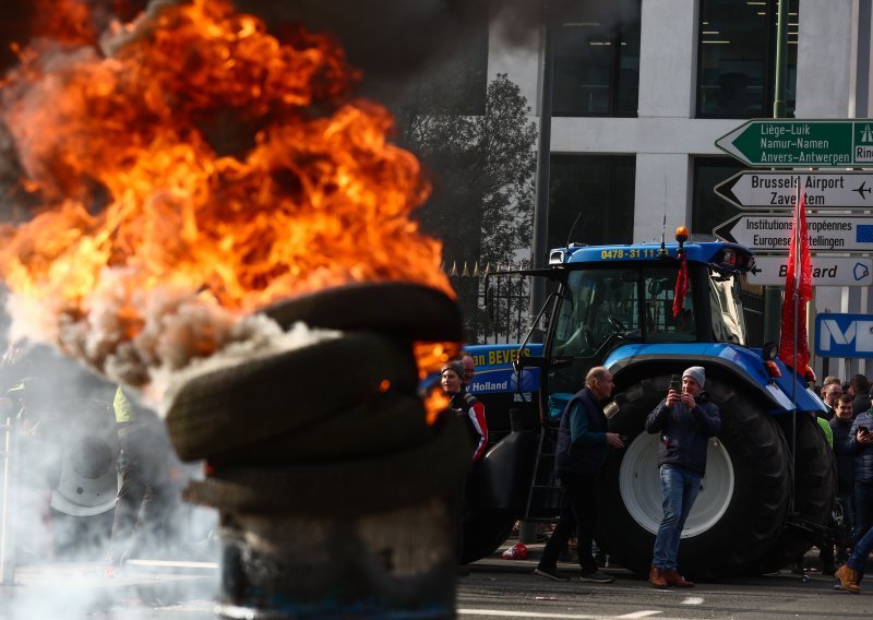 Razjareni farmeri kojih se klone i sindikati stižu u Bruxelles: 'Militantni su'