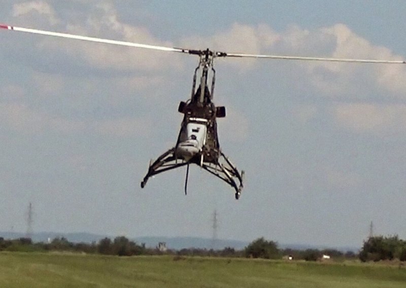 Pogledajte što sve može srbijanski besposadni helikopter i čime je naoružan