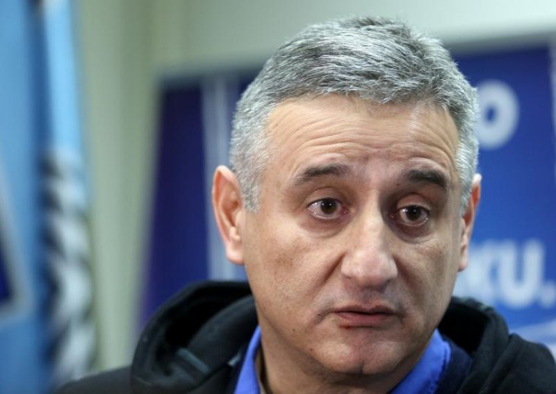 I Karamarko za ćirilicu u školama