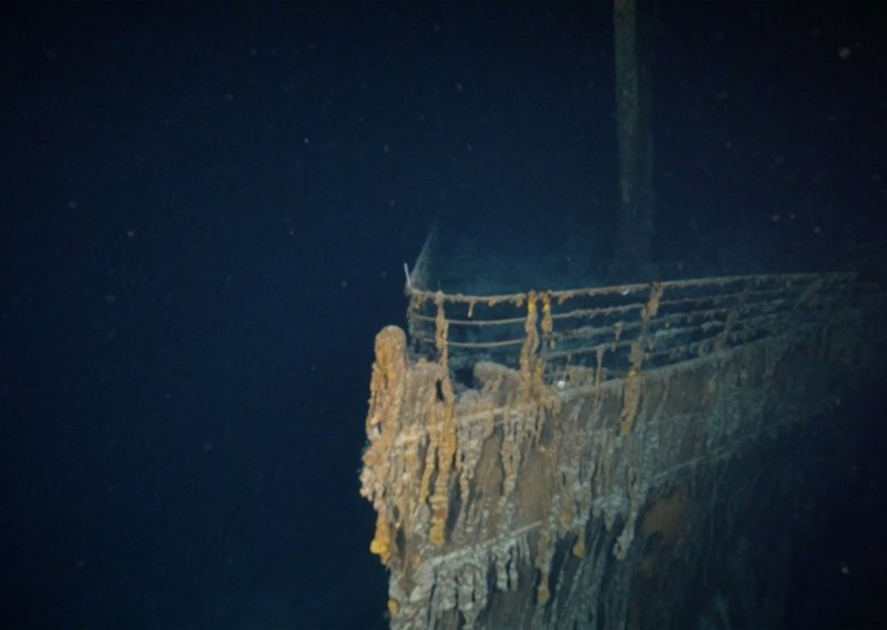 Nakon prošlogodišnje katastrofe milijarder Larry Connor planira put do olupine Titanika