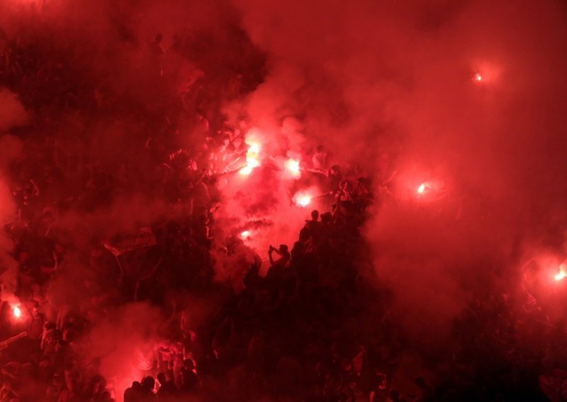 Atena u plamenu; ovo su nevjerojatne scene slavlja Olympiakosovih navijača