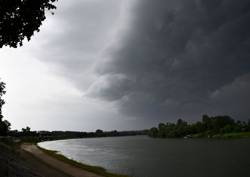 Tuča prijeti u 3, bujične poplave u 2 regije: Meteoalarm posvuda, osim u jednom dijelu zemlje