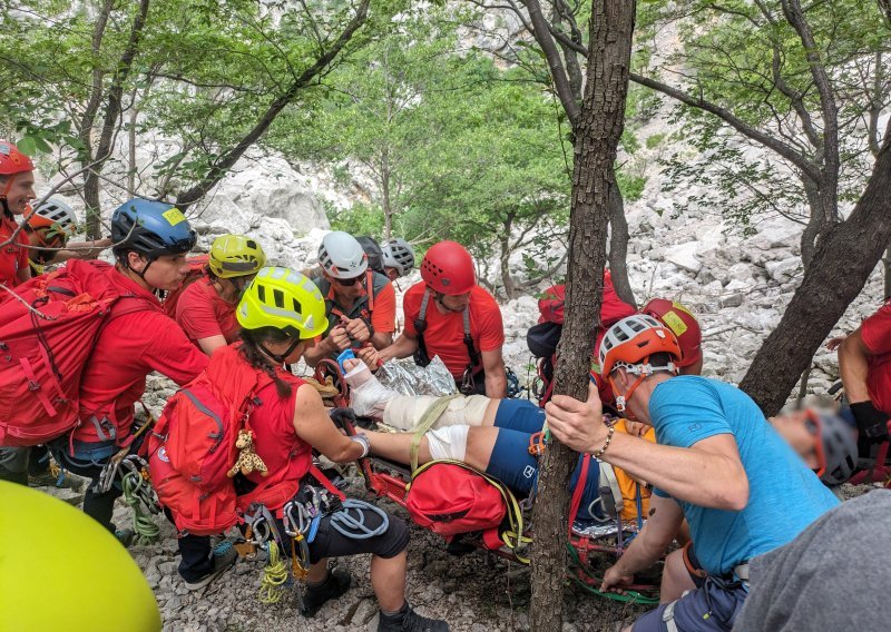 Planinar u Paklenici pao sa stijene, spasili ga HGSS i helikopter MORH-a