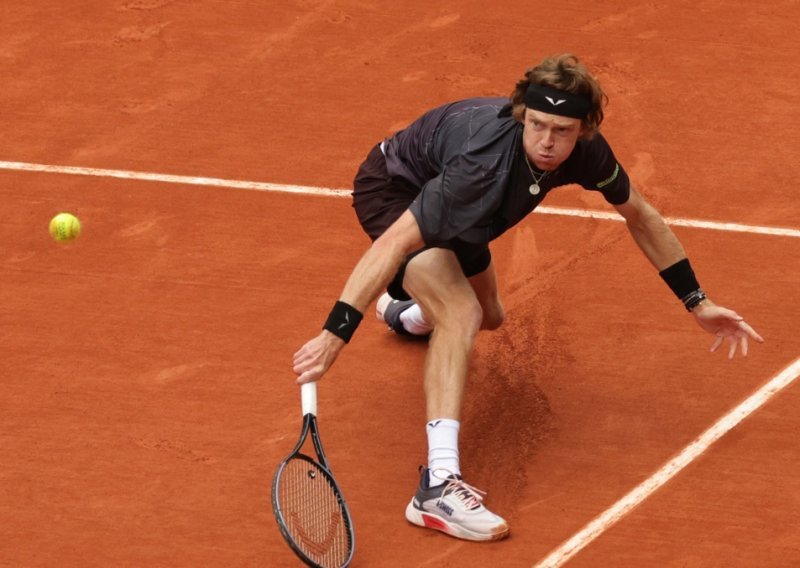 Šok za šestog nositelja Roland Garrosa, Jannik Sinner uvjerljiv