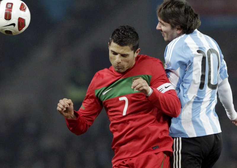 Bulku zabio Sloveniji, Messi poništio Ronalda