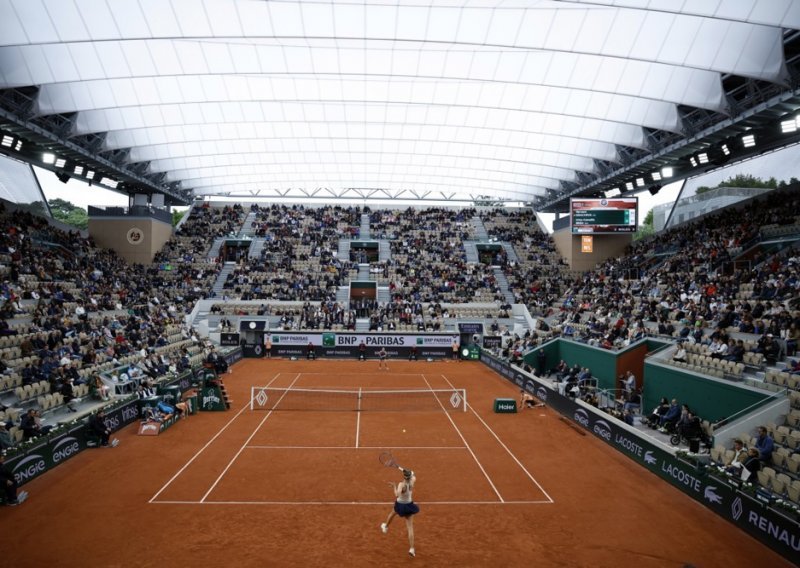 Navijači na Roland Garrosu šokirani drastičnom odlukom organizatora