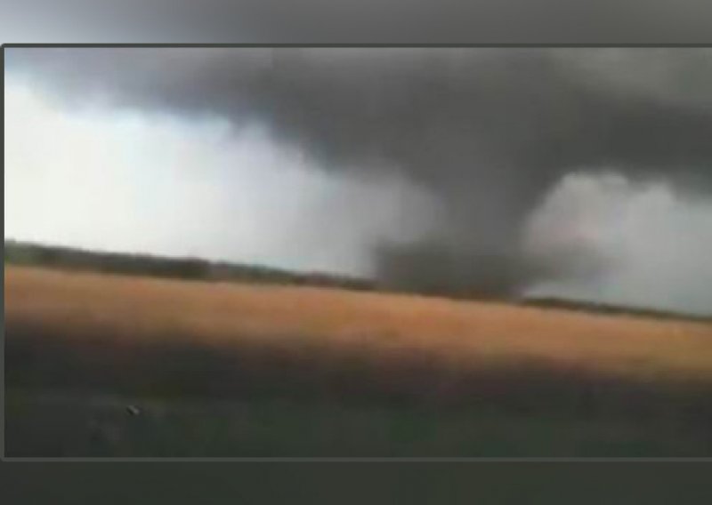 Tornado pregazio Kentucky