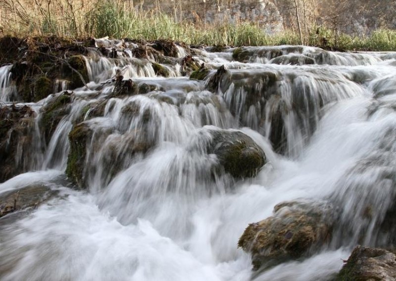 Turistima ne smeta poplava na Plitvicama